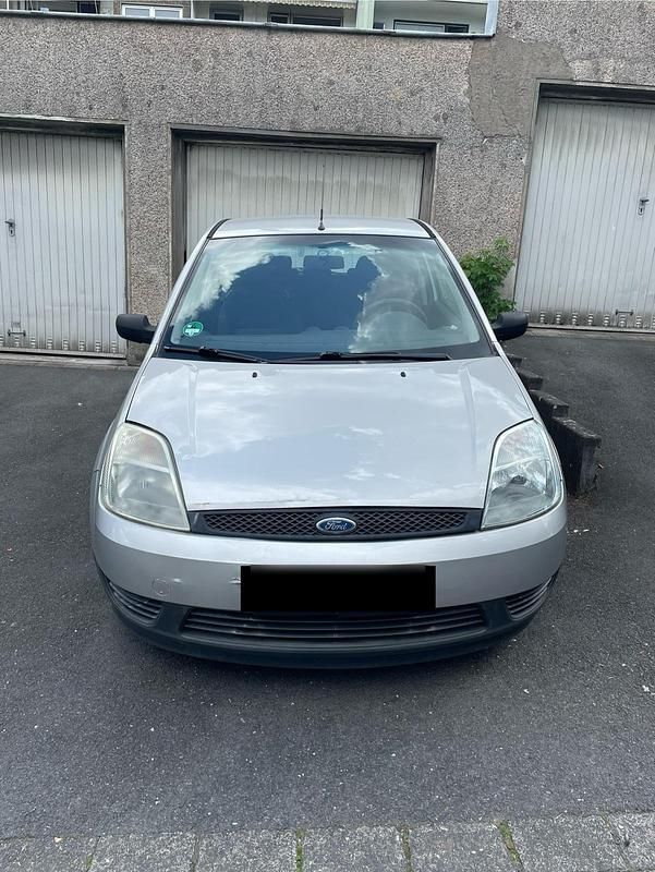 Silber Gebraucht 2003 Ford Fiesta Kleinwagen | 500 € (Superpreis) - Bild 1/4