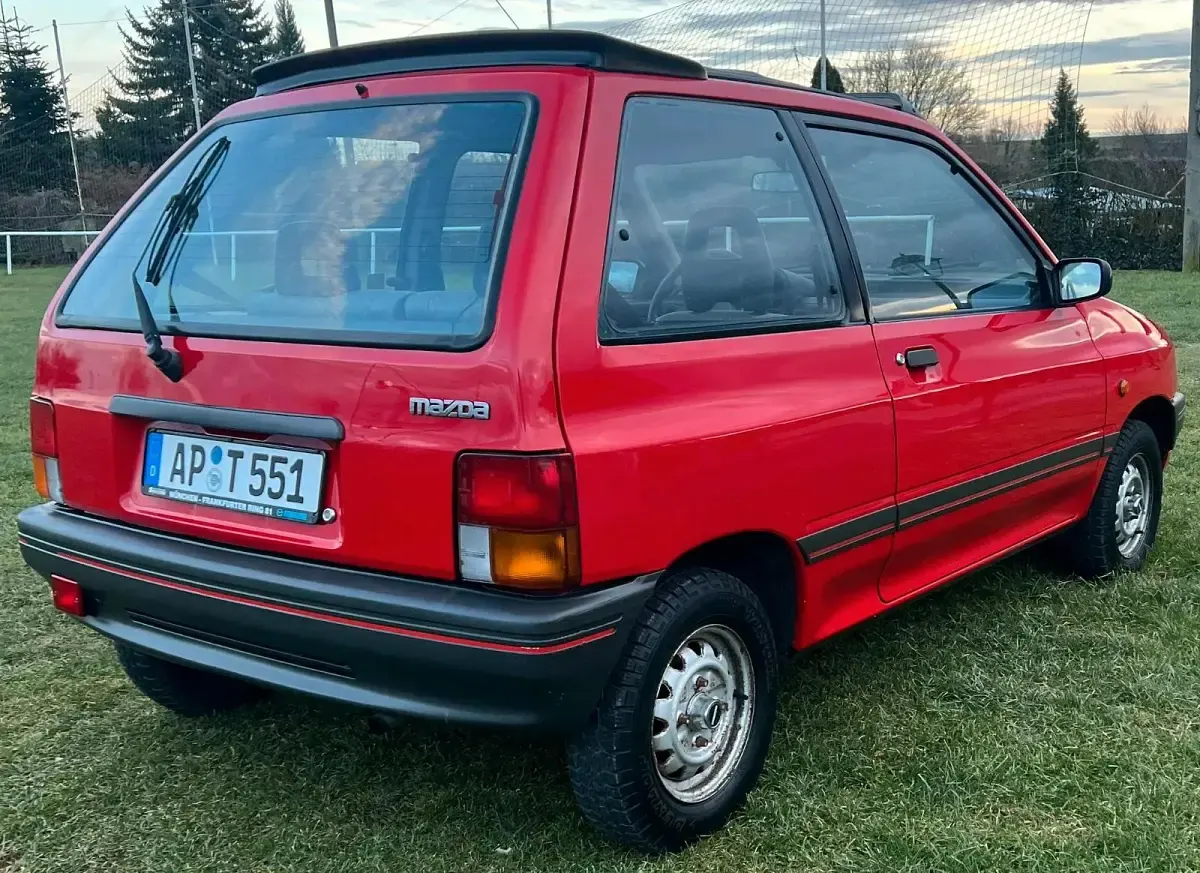 Gebraucht Mazda 121 60 PS (44 kW) 1991 Rot Kleinwagen