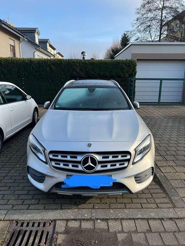 Gebraucht 2018 Mercedes GLA250 AMG line SUV | 24.500 € (Fairer Preis) - Bild 1/4