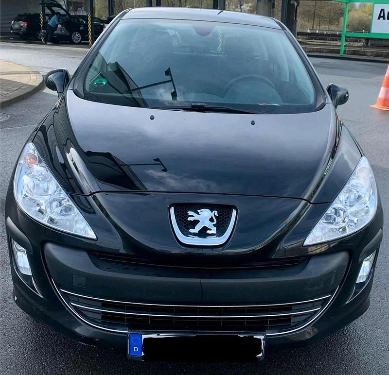 Gebraucht Peugeot 308 95 PS (69 kW) 2008 Schwarz Limousine