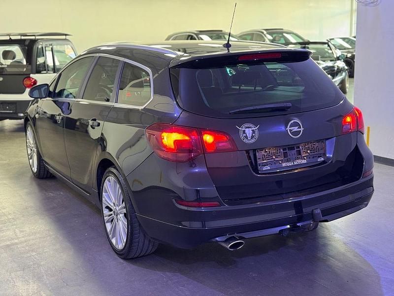 Gebraucht Opel Astra Sport 179 PS (131 kW) 2011 Schwarz Kombi