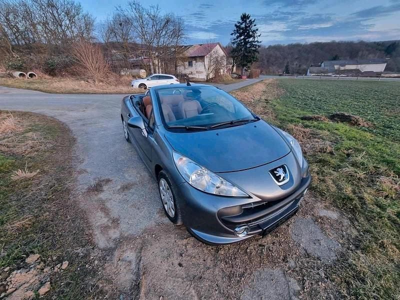 Silber Gebraucht 2025 Peugeot 207 CC Cabrio | 2.900 € - Bild 1/4