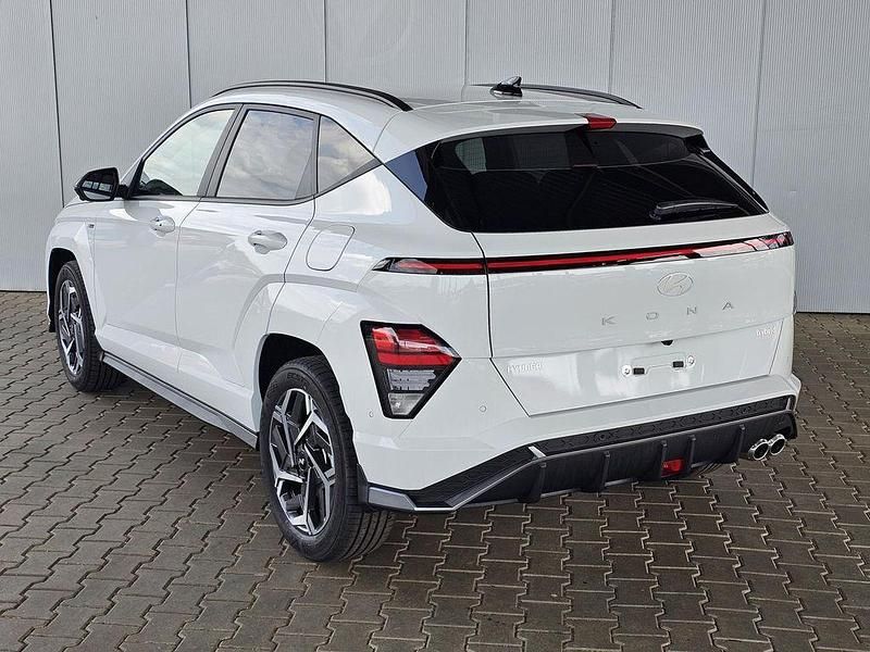 Gebraucht Hyundai Kona N Line 137 PS (100 kW) 2024 Atlas white SUV