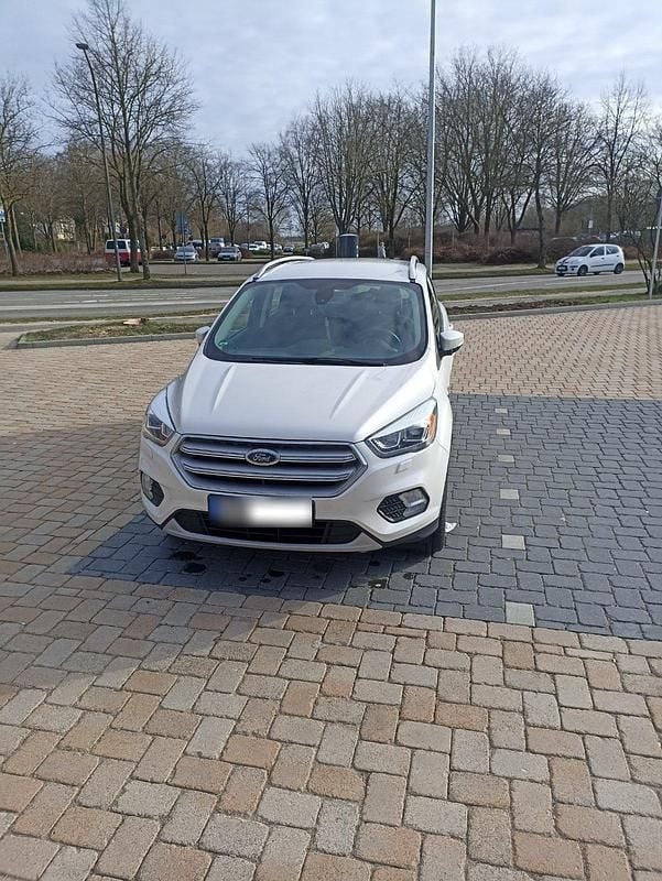 Gebraucht Ford Kuga Cool & Connect 150 PS (110 kW) 2017 Weiß SUV