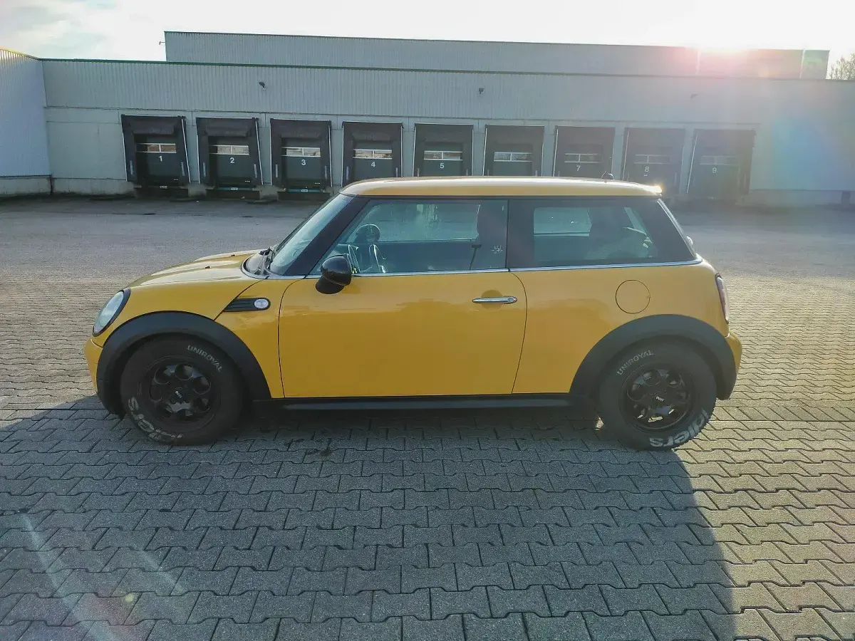 Second-hand Mini Cooper 95 CP (69 kW) 2007 Galben Hatchback
