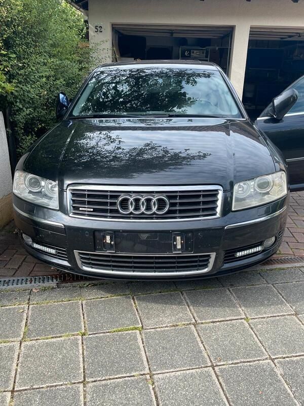 Schwarz Gebraucht 2003 Audi A8 Limousine | 5.000 € - Bild 1/4