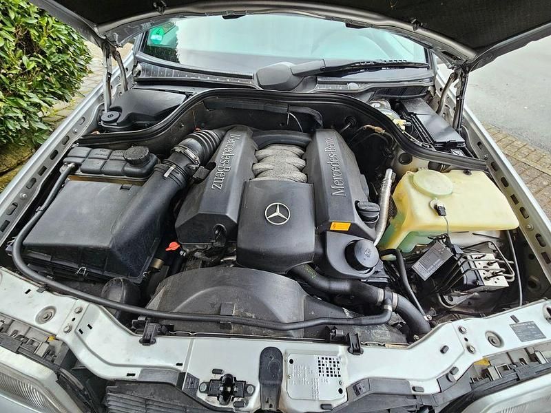 Gebraucht Mercedes 240 170 PS (125 kW) 1998 Silber Limousine