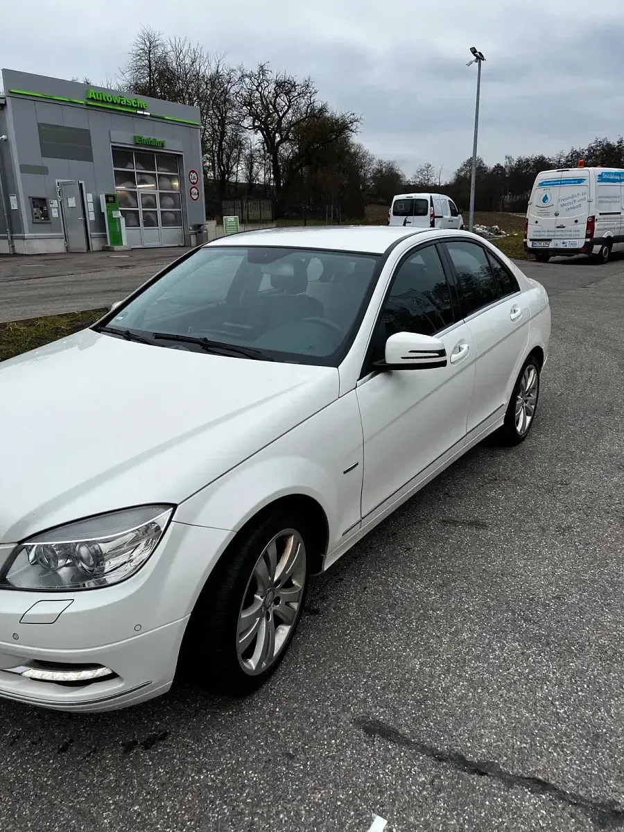 Gebraucht Mercedes C350 232 PS (170 kW) 2009 Weiß Limousine