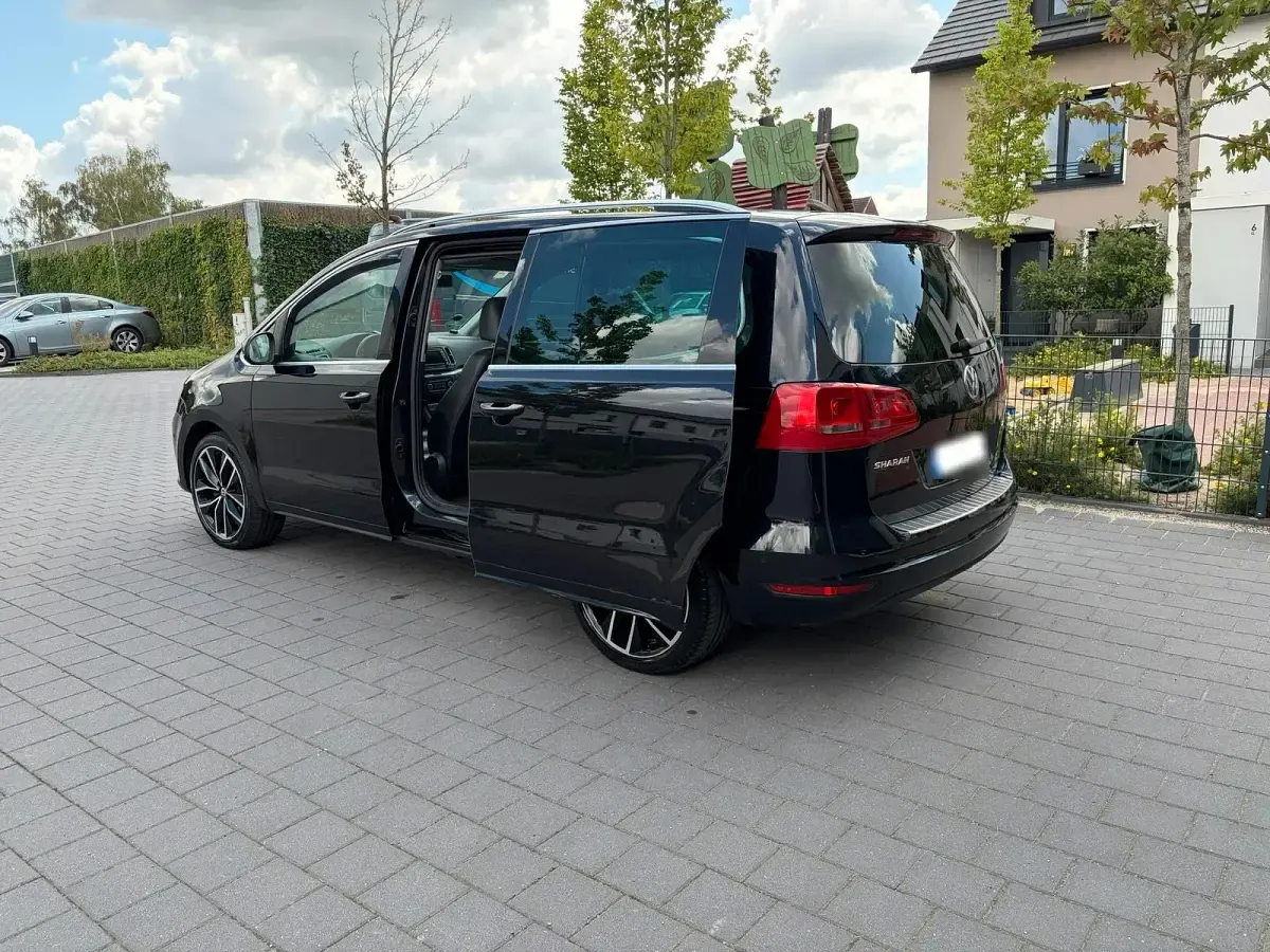 Gebraucht VW Sharan 140 PS (102 kW) 2012 Schwarz Van / Kleinbus