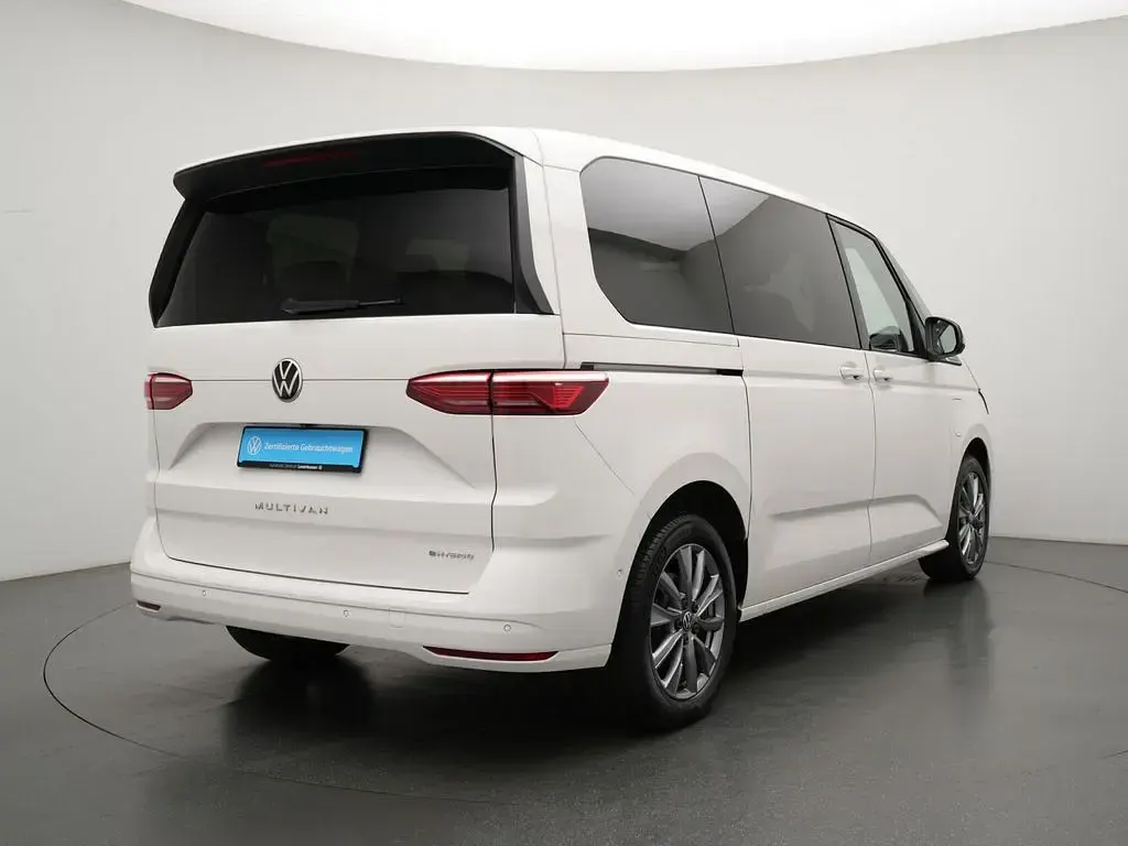 Gebraucht VW Multivan Energetic 218 PS (160 kW) 2022 Candy weiss Van / Kleinbus