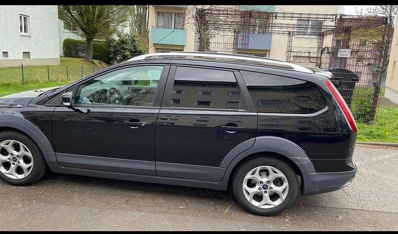 Gebraucht Ford Focus Viva 101 PS (74 kW) 2010 Schwarz Kombi