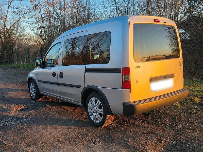 Gebraucht Opel Combo 75 PS (55 kW) 2008 Silber Van / Kleinbus