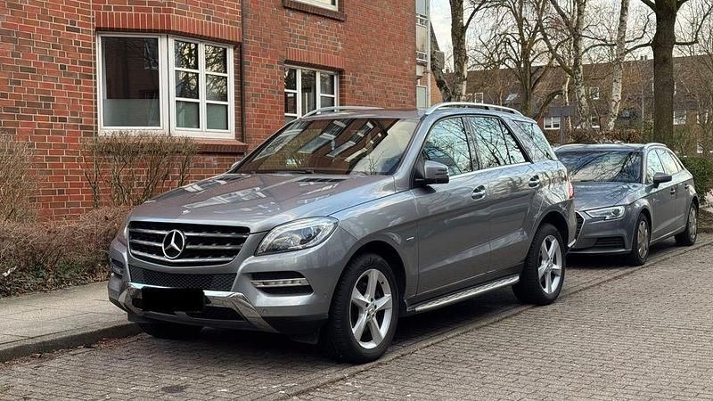 Gebraucht Mercedes ML350 306 PS (225 kW) 2012 Silber SUV