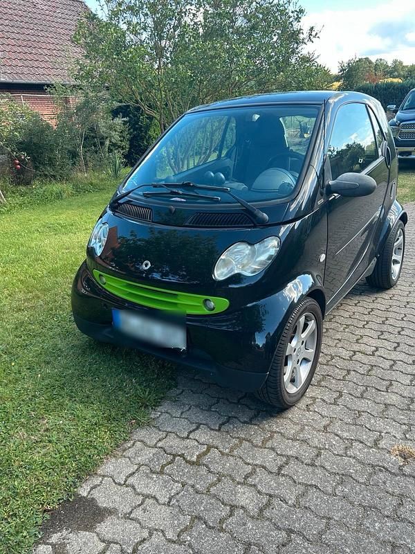 Schwarz Gebraucht 2006 Smart ForTwo Coupé Coupé | 1.445 € - Bild 1/4