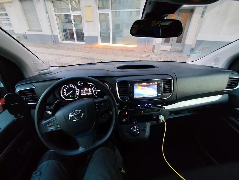 Gebraucht Toyota Proace 150 PS (110 kW) 2021 Braun Van / Kleinbus