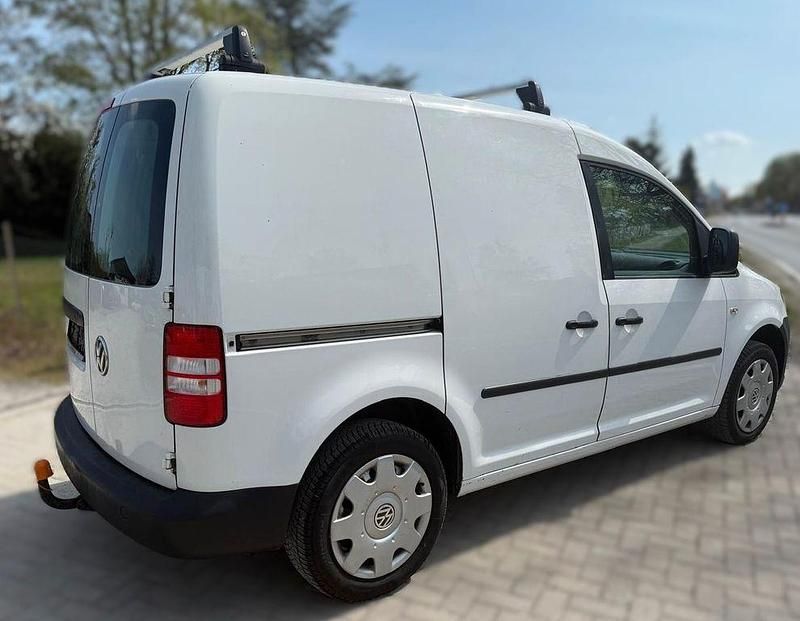 Second-hand VW Caddy 102 CP (75 kW) 2012 Alb Monovolum