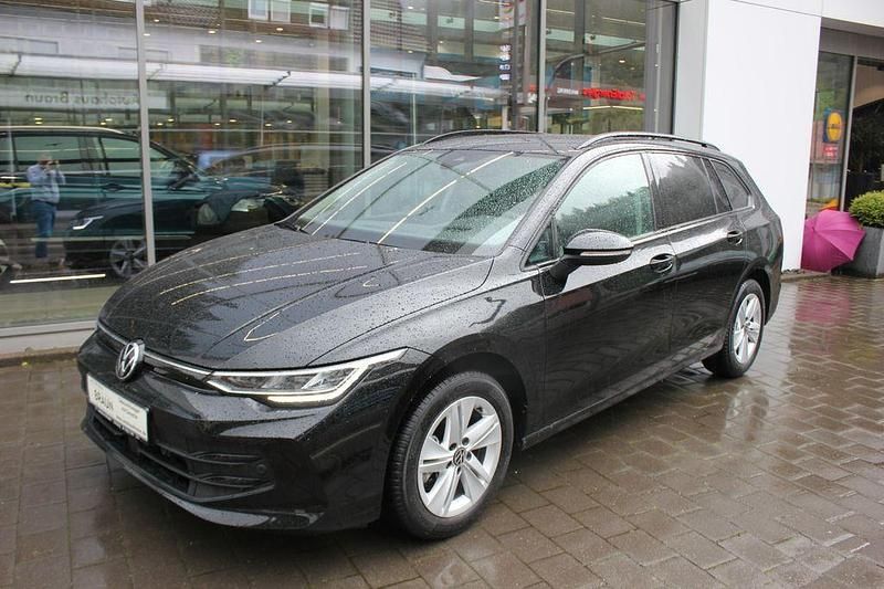 Gebraucht VW Golf VIII Life 116 PS (85 kW) 2024 Schwarz Kombi