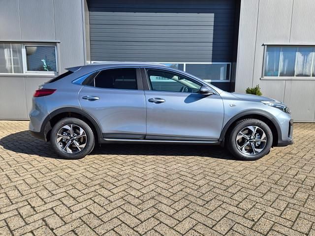 Neu Kia XCeed 150 PS (110 kW) 2026 Lunarsilber metallic lunarsilber metallic SUV