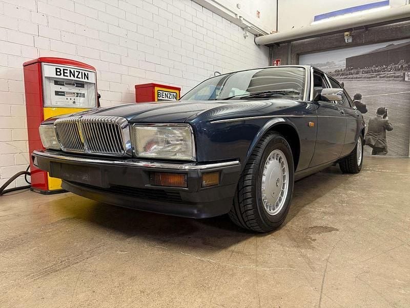 Gebraucht Jaguar XJ40 226 PS (166 kW) 1990 Blau Limousine