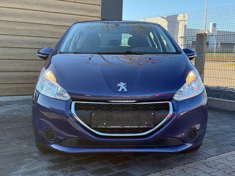 Gebraucht Peugeot 208 Active 68 PS (50 kW) 2014 Blau Kleinwagen