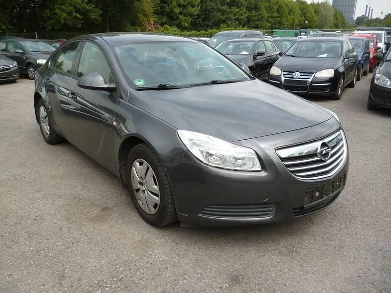 Grau Gebraucht 2009 Opel Insignia Selection Limousine | 2.950 € (Superpreis) - Bild 1/4