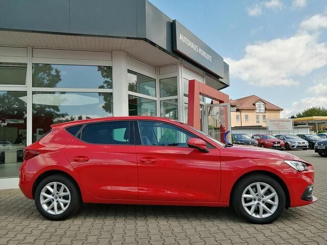 Gebraucht Seat Leon Style 110 PS (80 kW) 2021 Pure red Limousine