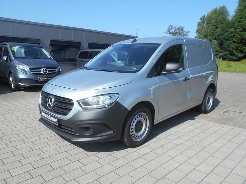 Gebraucht Mercedes Citan 113 131 PS (96 kW) 2023 Silber Van / Kleinbus