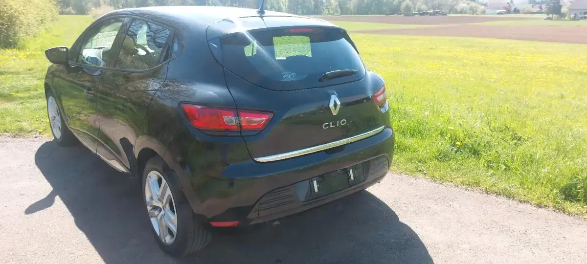 Gebraucht Renault Clio 73 PS (53 kW) 2017 Schwarz Kleinwagen