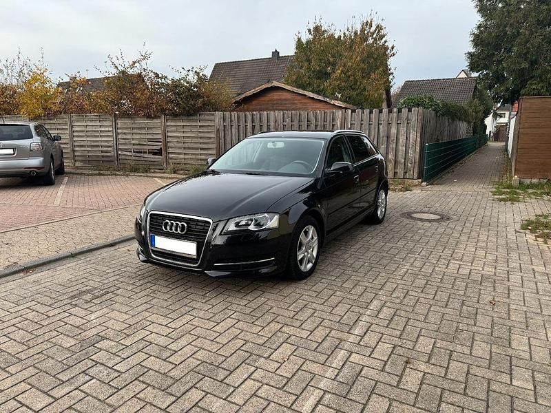 Schwarz Gebraucht 2012 Audi A3 Ambiente Limousine | 7.900 € (Guter Preis) - Bild 1/4