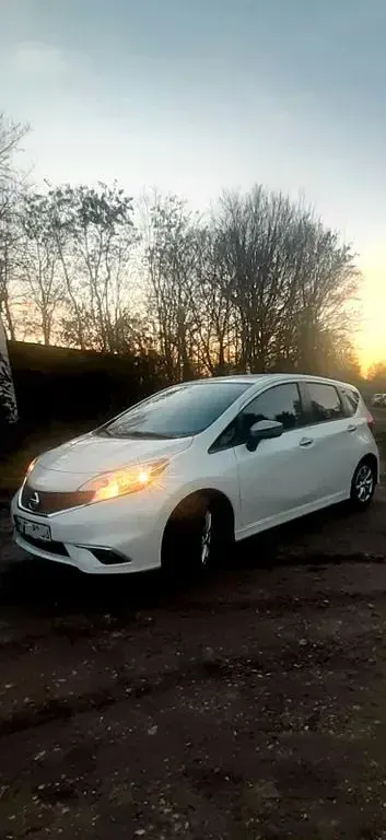 Gebraucht Nissan Note Acenta 90 PS (66 kW) 2015 Weiß Kleinwagen