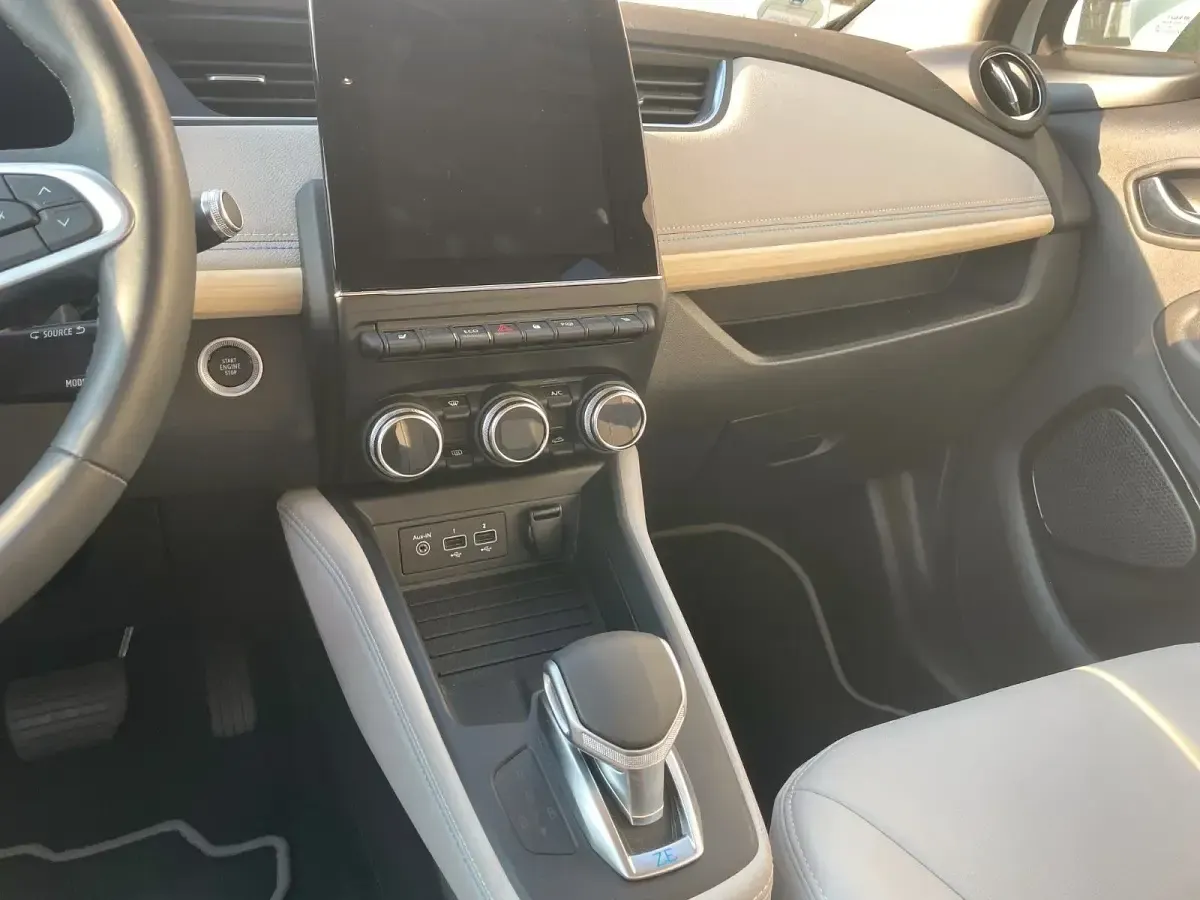 Gebraucht Renault Zoe Riviera 99 kW (135 PS) 2020 Weiß Kleinwagen