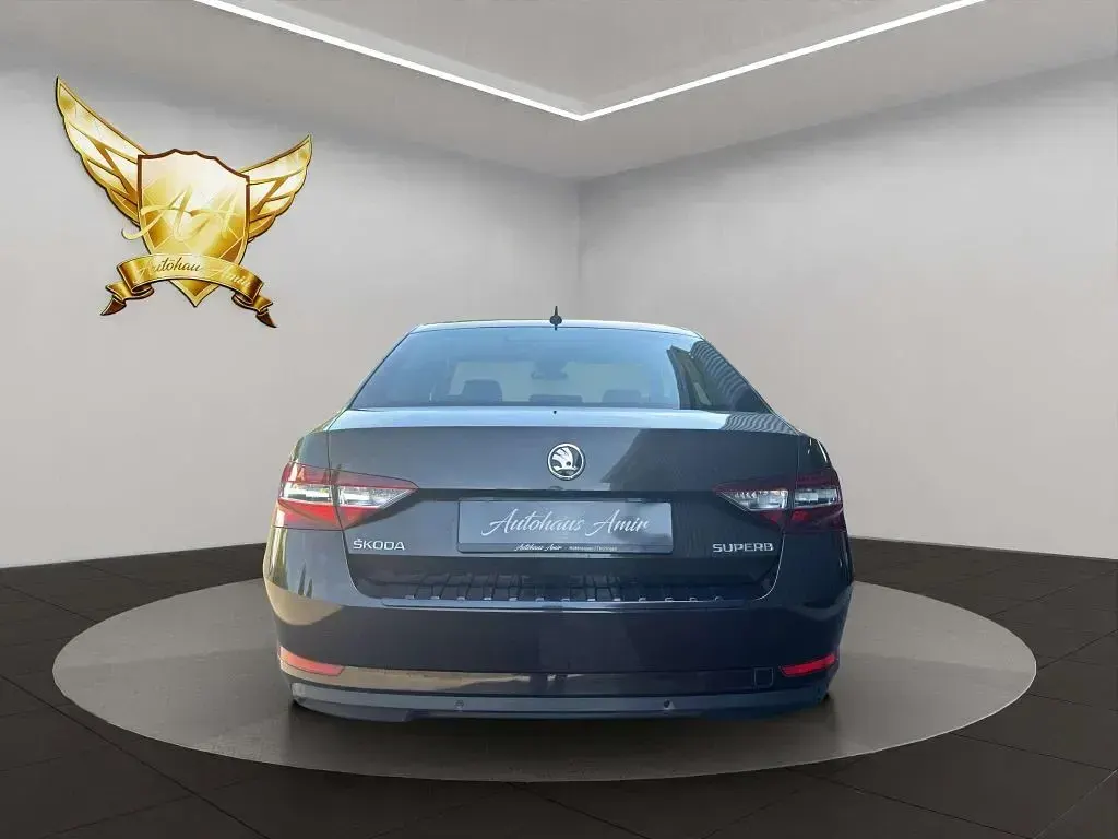 Gebraucht Skoda Superb LAURIN & KLEMENT 190 PS (139 kW) 2015 Magneticbraun metallic Limousine