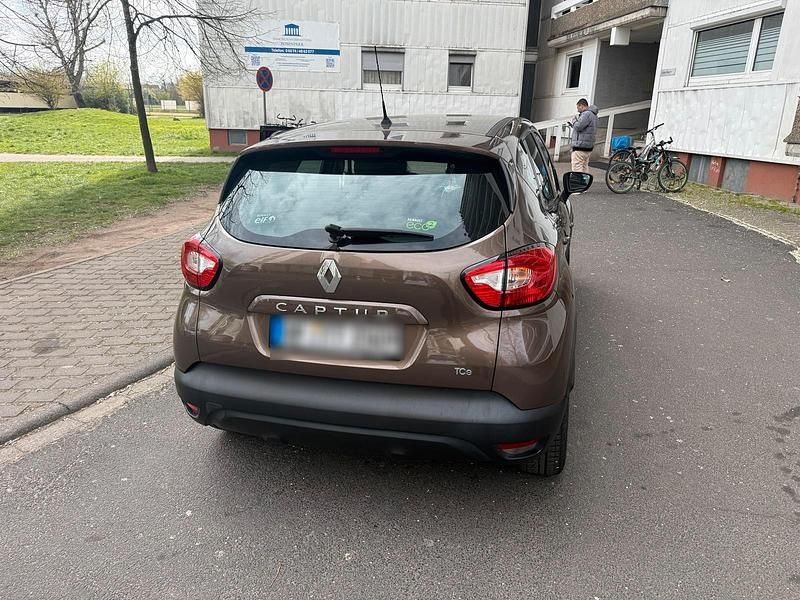 Usado Renault Captur 90 CV (66 kW) 2014 Marrón SUV
