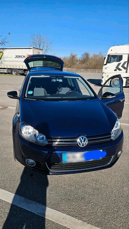 Gebraucht VW Golf VI 105 PS (77 kW) 2011 Blau Kleinwagen