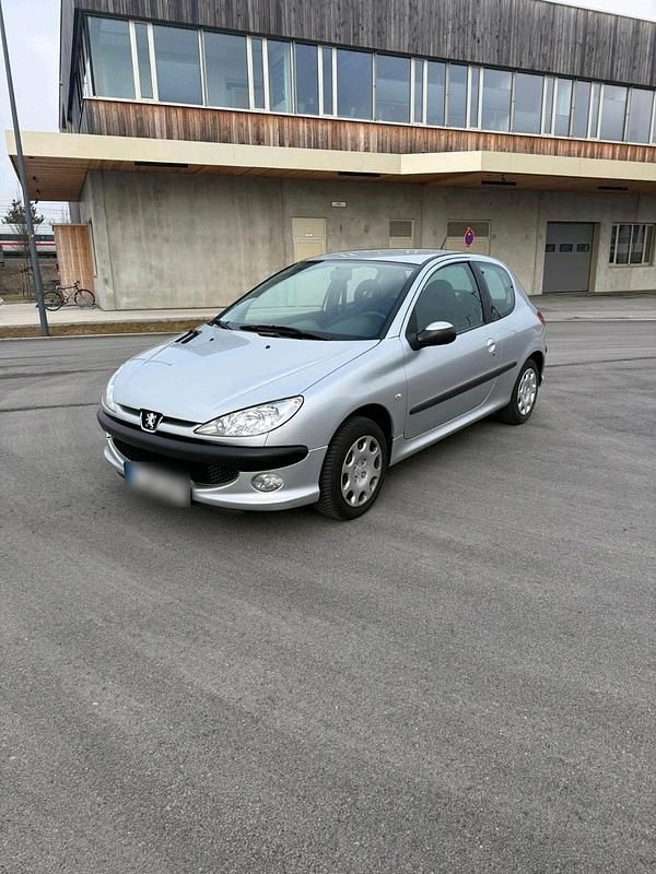 Gebraucht Peugeot 206 75 PS (55 kW) 2007 Silber Kleinwagen