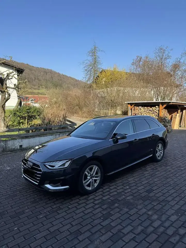 Gebraucht Audi A4 Ambiente 136 PS (100 kW) 2022 Grau Kombi