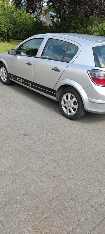 Gebraucht 2010 Opel Astra Limousine | 1.690 € (Superpreis) - Bild 1/4