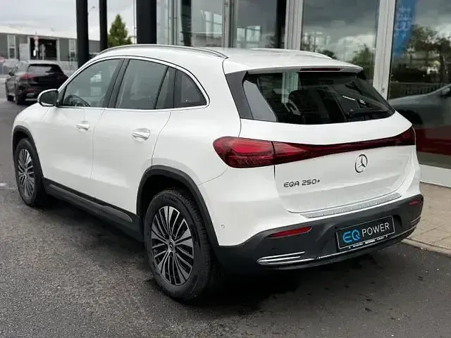 Gebraucht Mercedes EQA250+ Progressive 150 kW (204 PS) 2025 Unilack polarweiß SUV