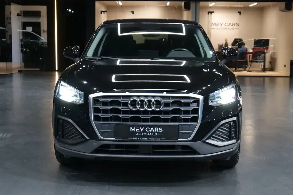 Gebraucht Audi Q2 Basis 150 PS (110 kW) 2022 Schwarz SUV
