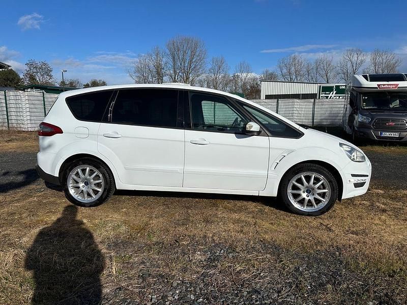 Gebraucht Ford S-MAX Titanium 160 PS (117 kW) 2011 Weiß Van / Kleinbus