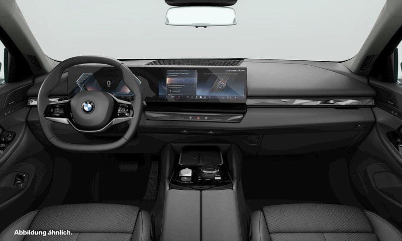 Gebraucht BMW 520 Sport Line 208 PS (152 kW) 2025 Grau Kombi