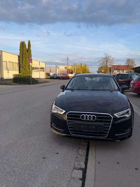 Gebraucht Audi A3 Ambiente 125 PS (91 kW) 2014 Schwarz Limousine