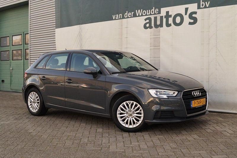 Gebraucht Audi A3 Sportback Proline 116 PS (85 kW) 2017 Grau Kleinwagen