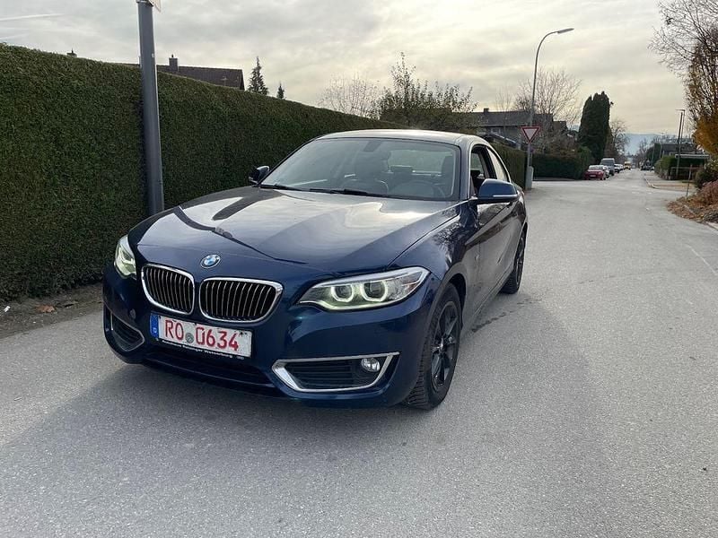 Blau Gebraucht 2016 BMW 218 Luxury Line Coupé | 9.999 € (Superpreis) - Bild 1/4