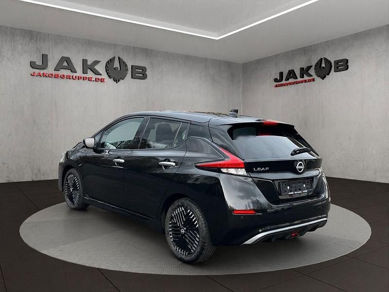 Gebraucht Nissan Leaf Tekna 110 kW (150 PS) 2022 Schwarz Kleinwagen