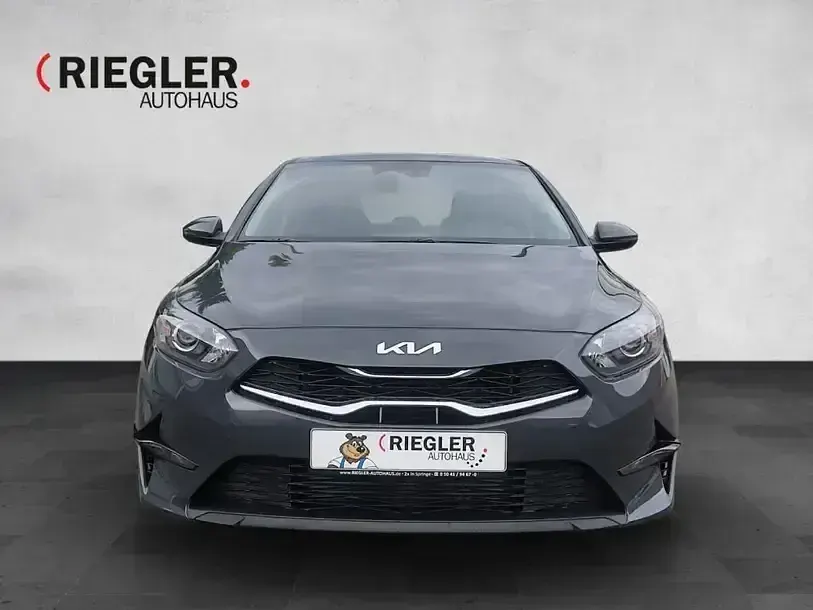Neu Kia Ceed 140 PS (102 kW) 2025 Grün Kleinwagen