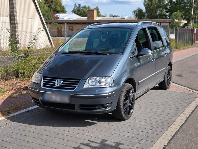 Grau Gebraucht 2007 VW Sharan Van / Kleinbus | 2.400 € (Superpreis) - Bild 1/4