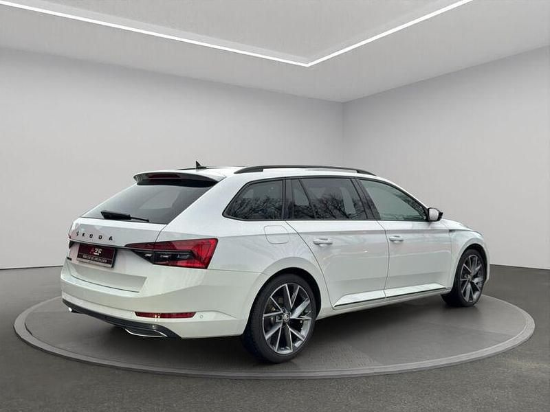 Gebraucht Skoda Superb SportLine 200 PS (147 kW) 2024 Moonweiß perleffekt Kombi
