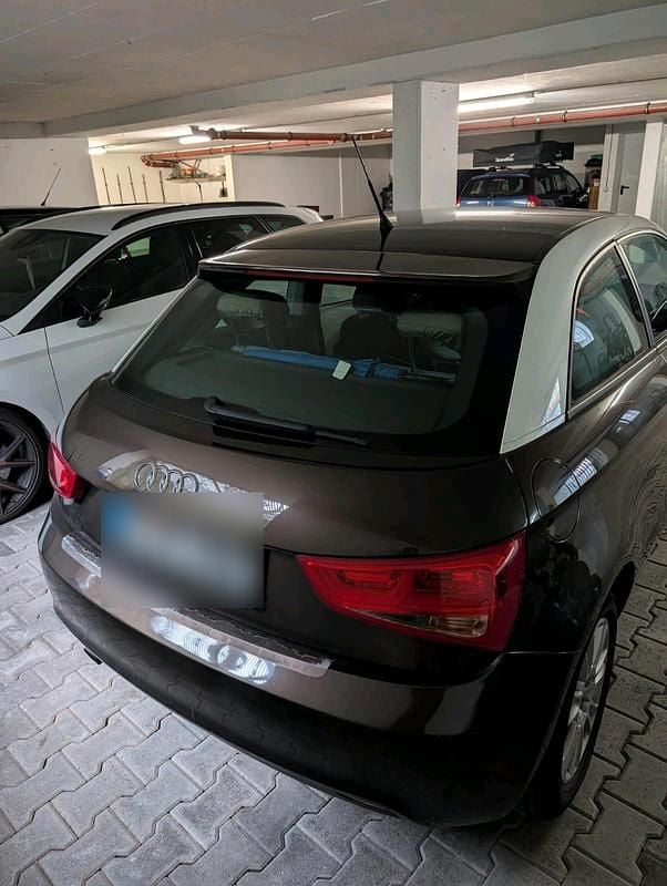 Gebraucht Audi A1 Attraction 86 PS (63 kW) 2011 Braun Kleinwagen