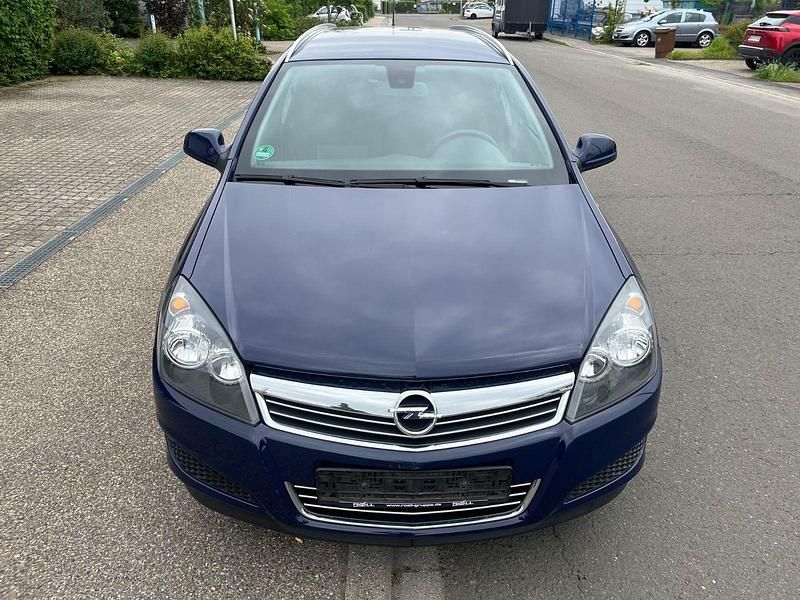 Gebraucht Opel Astra Edition 90 PS (66 kW) 2010 Blau Kombi